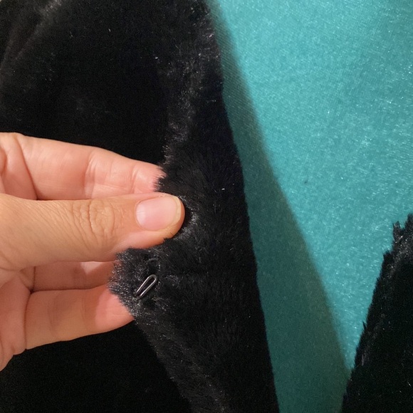 BCBG Paris 3/4 Sleeve Stole - Picture 2 of 9